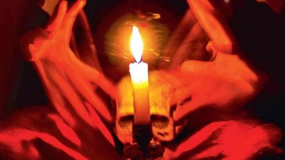 जादू टोना के शक में कर डाली 110 बुजुर्गों की हत्या....जानें पूरा मामला 3 10 साल में 1098 लोगों को लील गया टोना-टोटका, जानें 'काला जादू' को लेकर क्या है कानून - kerala human sacrifice women law against black magic deaths due to witchcrafts statistics ntc - AajTak