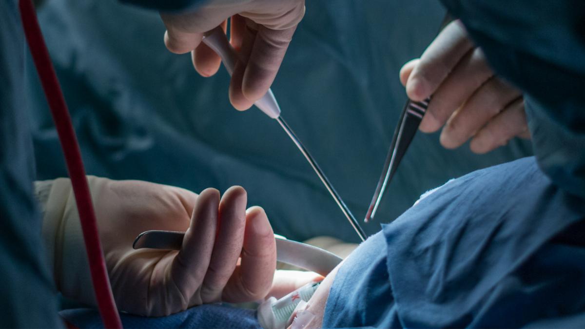 यूरिन इंफेक्शन की वजह से काटने पड़े महिला के हाथ-पैर