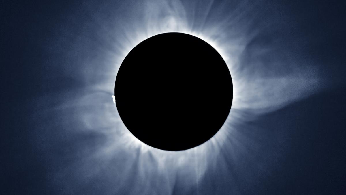 Surya Grahan 2022: भारत में दिखने लगा सूर्य ग्रहण, वैज्ञानिकों ने दी ये चेतावनी, कहा- ये गलती बिल्कुल ना करें