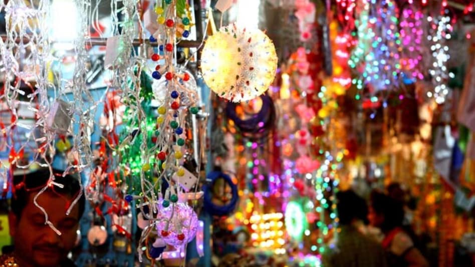Diwali से पहले घर बैठे शुरू करें ये बिजनेस, कम लागत में कमाएं मोटा मुनाफा - Diwali Business Idea Start This Business Of Decorative lights and earn big profit tutc - AajTak