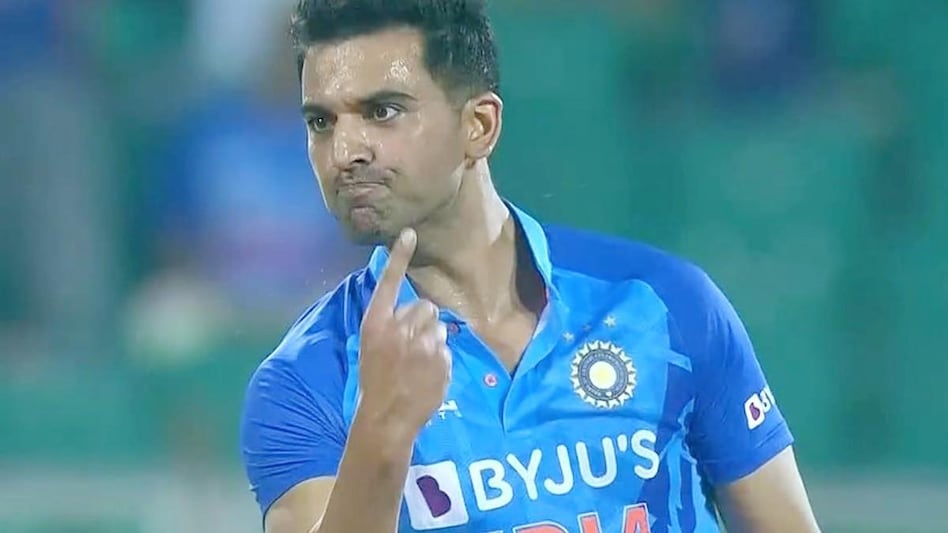 Deepak Chahar India vs South Africa Match: दीपक चाहर को क्या हुआ, वर्ल्ड कप  में नहीं खेलेंगे..? फैन्स का गुस्सा - why Deepak Chahar out to India vs  South Africa 1st ODI