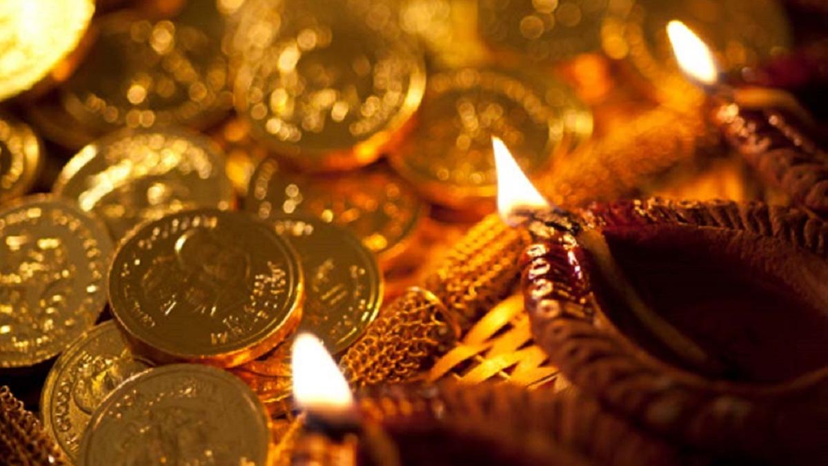 जानें, धनतेरस पर माता लक्ष्मी, भगवान धन्वन्तरी और कुबेर की कैसे की जाती है विधिवत पूजा (Photo: Getty Images)
