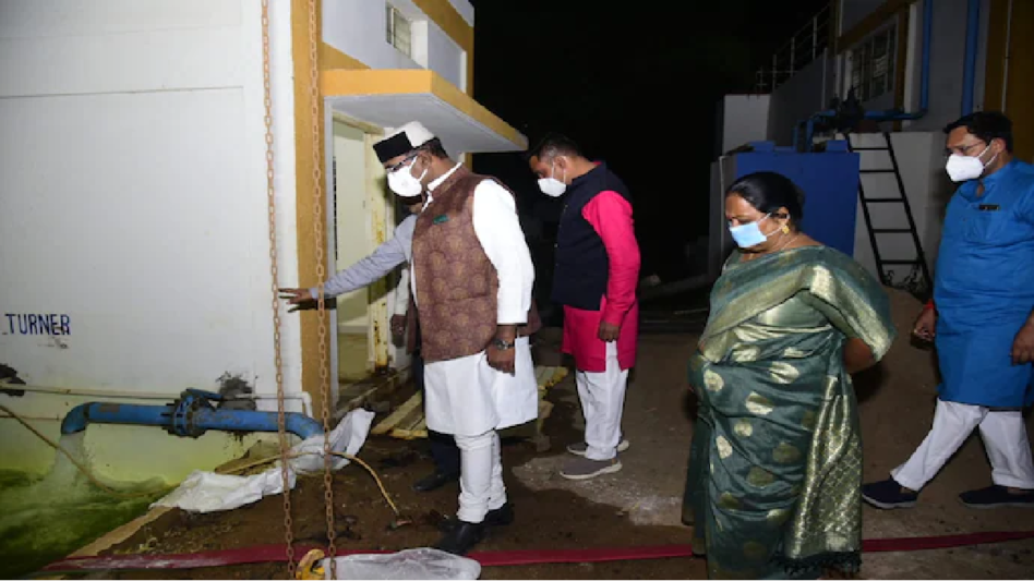 भोपाल की मदर इंडिया कॉलोनी में क्लोरीन गैस लीक, आंखों में जलन, सांस लेने में दिक्कत, रातभर दहशत में रहे लोग - Chlorine leak in mother India colony Bhopal Madhya Pradesh ...