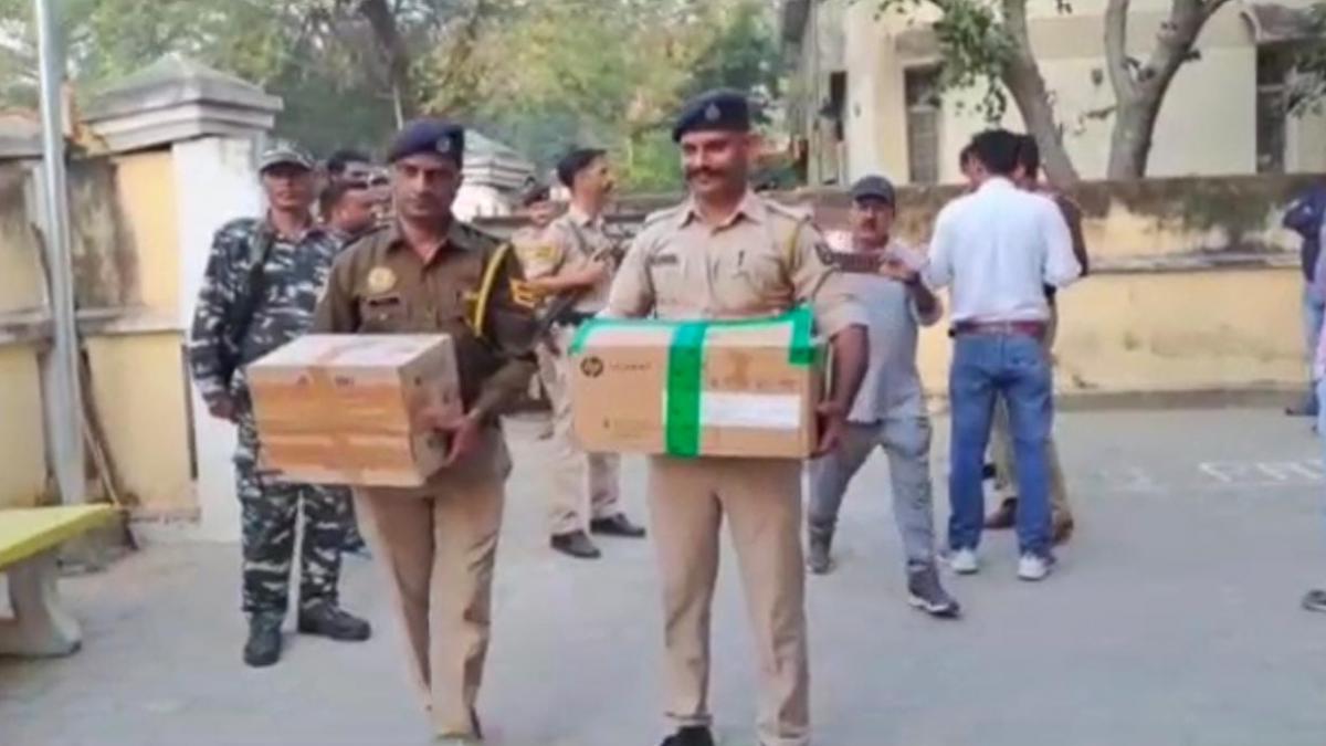 पुलिस कैश का सोर्स पता लगाने के लिए कर रही है जांच 