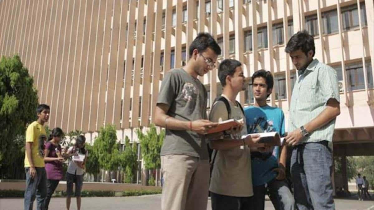 IIT Delhi: पाठ्यक्रम बदलने को तैयार आईआईटी दिल्ली