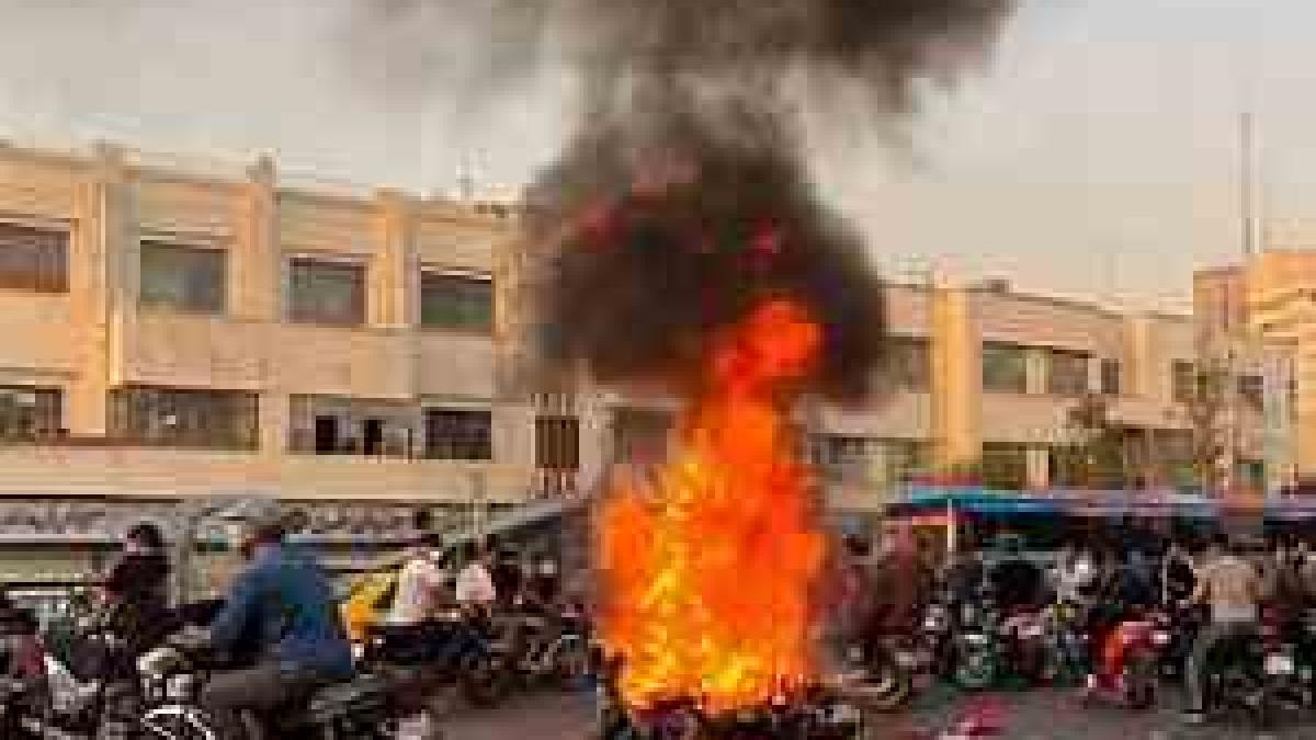 ईरान में एंटी हिजाब प्रोटेस्ट