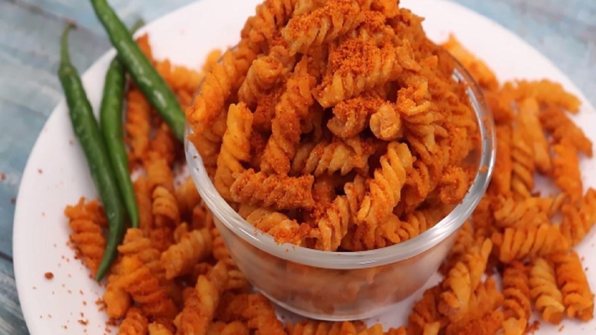 Pasta Chips स्नैक्स में कुछ नया ट्राई करना चाहते हैं तो पास्ता को दें