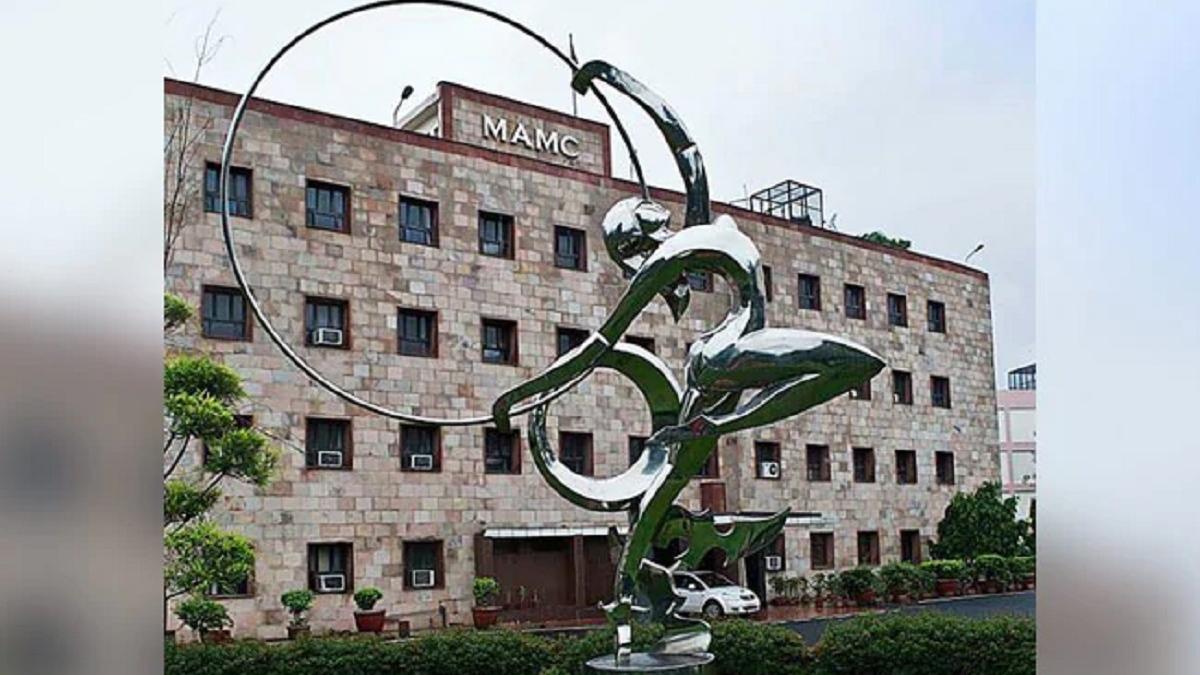 दिल्ली मेडिकल कॉलेज में नाटक को लेकर विवाद, रेजिडेंट डॉक्टर्स एसोसिएशन ने मांगी माफी