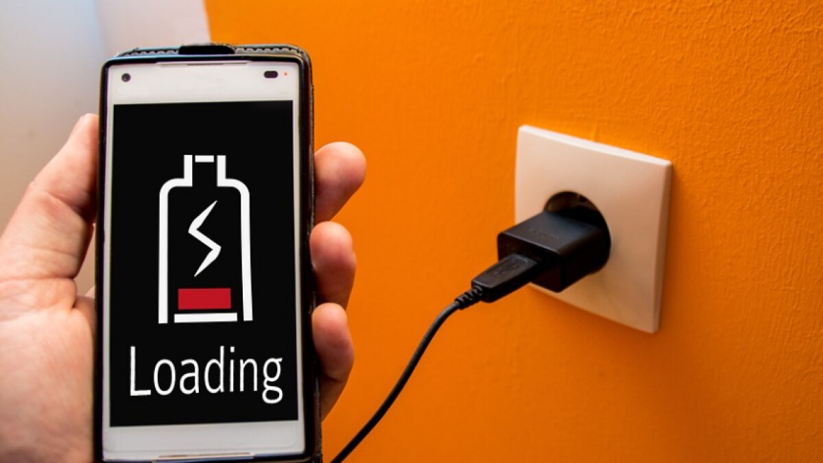 पब्लिक प्लेस में फोन चार्ज करना पड़ेगा महंगा