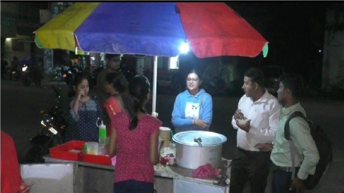 कॉलेज के बाद फास्ट-फूड लगाती हैं ये लड़कियां