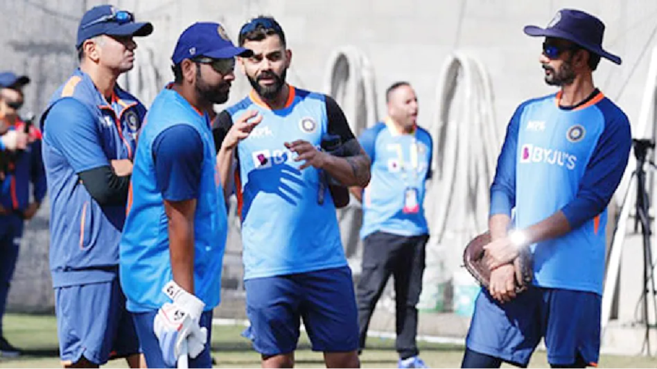 T20: टीम इंडिया को खाने में केवल सैंडविच, 42 किमी दूर प्रैक्टिस, सिडनी मैच से पहले बवाल - Indian cricket team unhappy with food and practice venue in Sydney ntc - AajTak