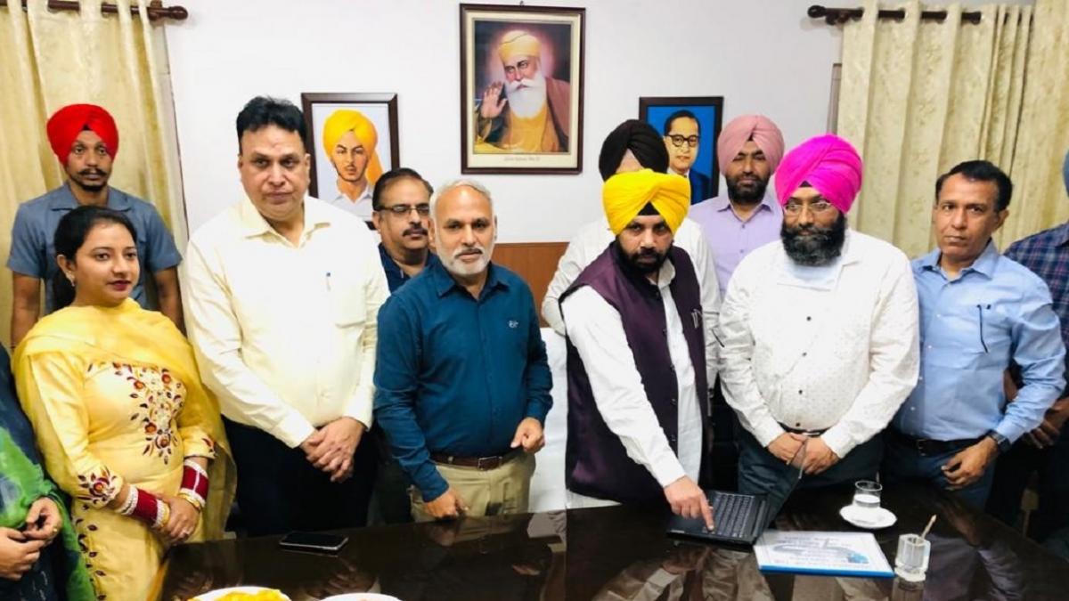 मंत्री हरभजन सिंह ने इस सेवा की PSPCLबॉर्डर जोन कार्यालय से शुरुआत कर दी है.