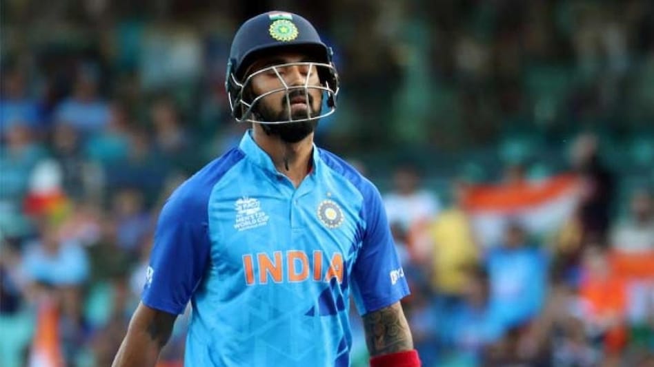 KL Rahul T20 WC 2022: 'टी-20 का सबसे बड़ा फ्रॉड…', KL राहुल के फ्लॉप शो पर  आगबबूला हुए फैन्स - Kl rahul troll after failing to score against south  Africa ind vs