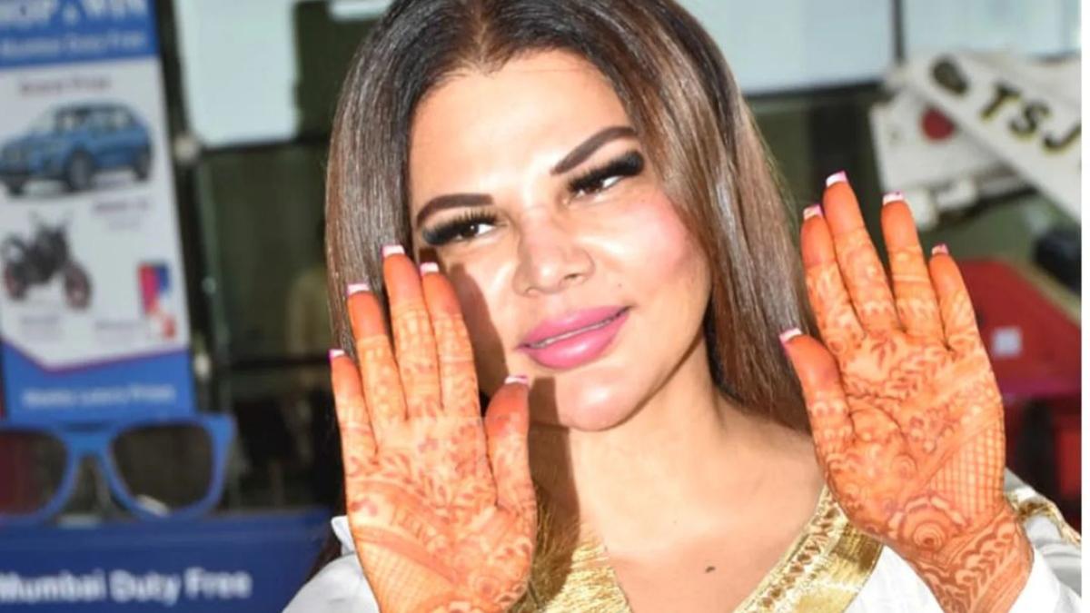 करवा चौथ पर Rakhi Sawant ने लगाई बॉयफ्रेंड आदिल खान के नाम की मेहंदी, Video