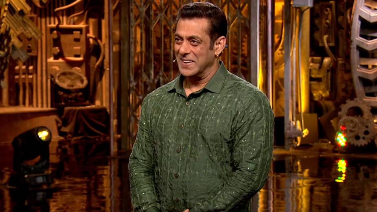 Bigg Boss 16 Shanivaar Ka Vaar Written Updates: सलमान खान ने घरवालों के बीच डाली फूट, अर्चना ने खाने को लेकर मचाया बवाल