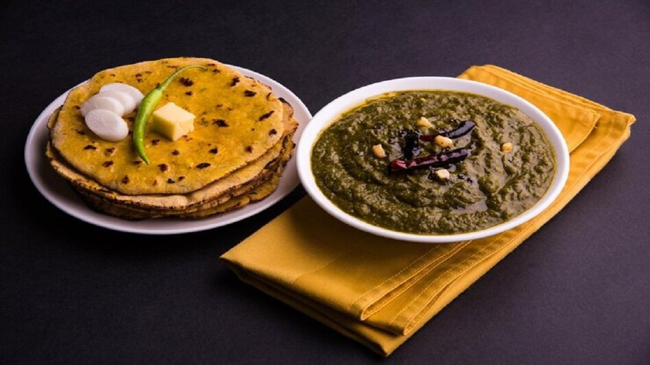 Sarso Saag: कम मेहनत, ज्यादा स्वाद...इस पंजाबी रेसिपी से तैयार करें सरसों का साग - Sarso Saag Recipe Punjabi Authentic winter dish Sarso Saag Easy way of making lbsf - AajTak