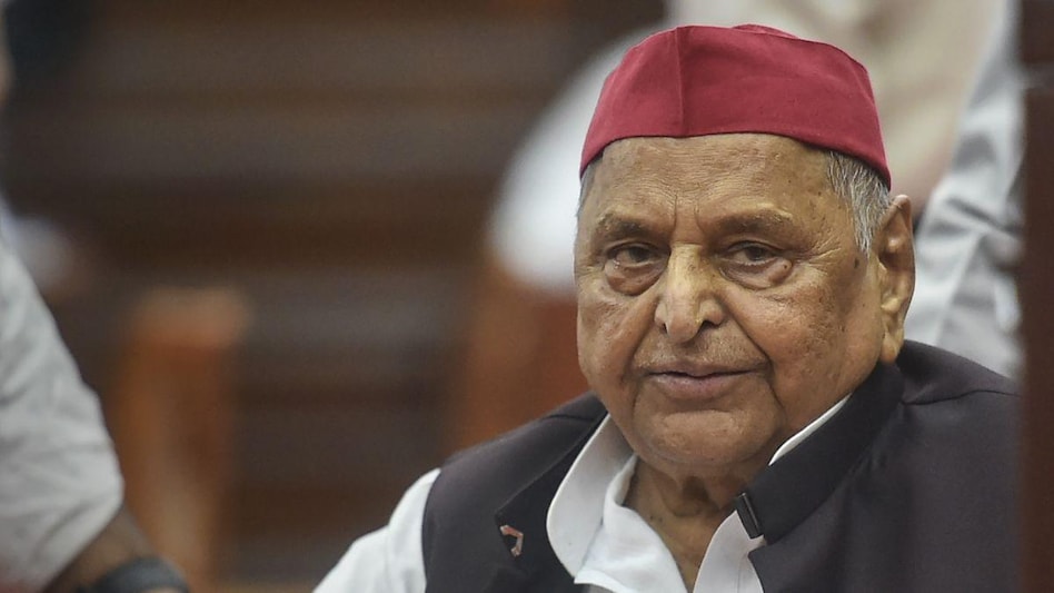 Mulayam Singh Yadav: मुलायम सिंह यादव की सेहत में सुधार नहीं, मेदांता अस्पताल के डॉक्टरों ने वेंटिलेटर सपोर्ट पर रखा - Mulayam Singh Yadav shifted to the ICU Medanta Hospital ...