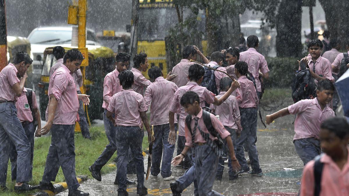 यूपी के कई जिलों में स्कूलों की छुट्टी (फाइल फोटो- पीटीआई)