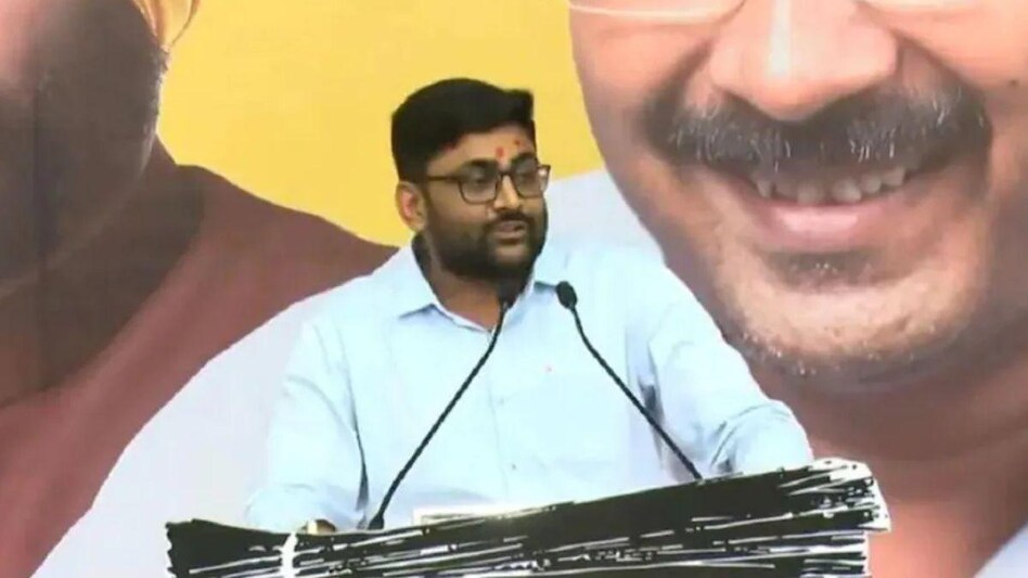 मंदिर और कथाएं शोषण का घर', BJP ने गुजरात AAP संयोजक इटालिया का एक और  वीडियो किया जारी - Gujarat BJP tweet another controversial video of Gopal  Italiya AAP president ntc - AajTak