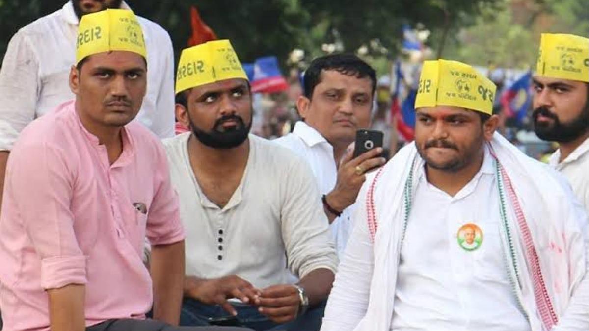 हार्दिक पटेल के साथी थे (बाएं से) अल्पेश कथेरिया और धार्मिक मालवीय (फाइल फोटो) 