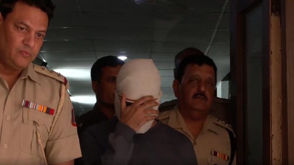 Shraddha Murder Case: दोस्त रजत ने बताया 'जर्नलिस्ट' बनना चाहती थी श्रद्धा, आफताब से मिलने के बाद पूरी तरह बदल गई - Friend Rajat shukla told about shraddha walkar and aftab amin