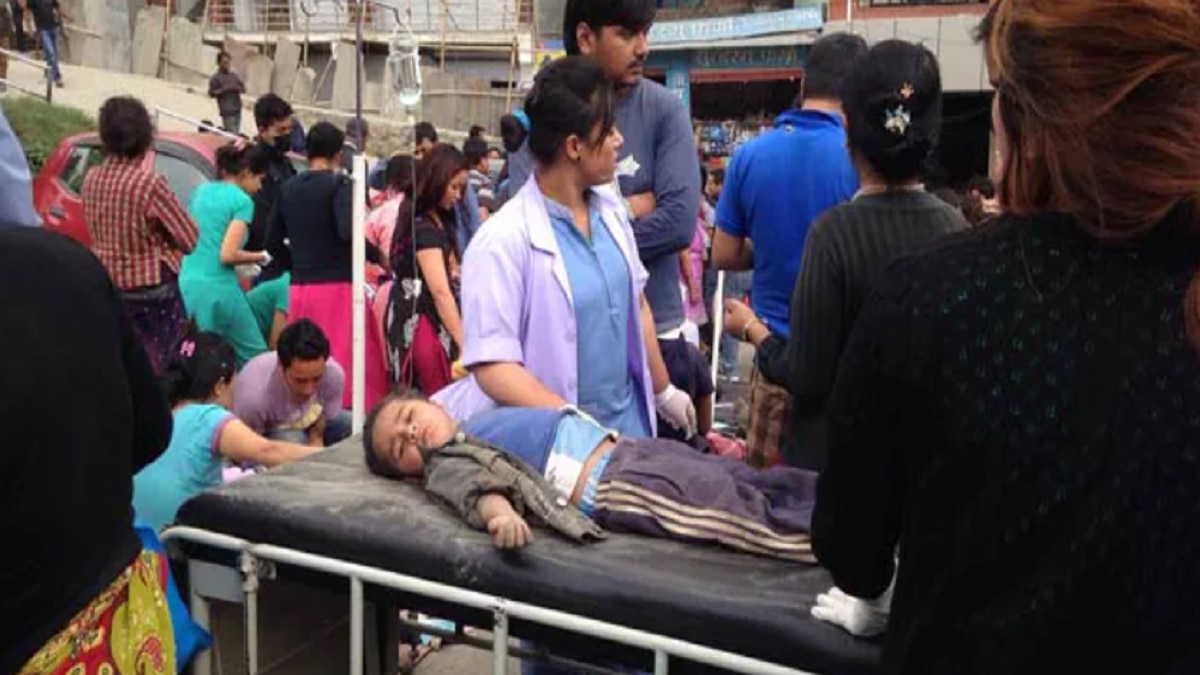 रात 8.52, 9.41 और 1.57... एक के बाद एक तीन झटकों से हिला नेपाल, अबतक 6 की मौत, याद आया 2015 का हादसा