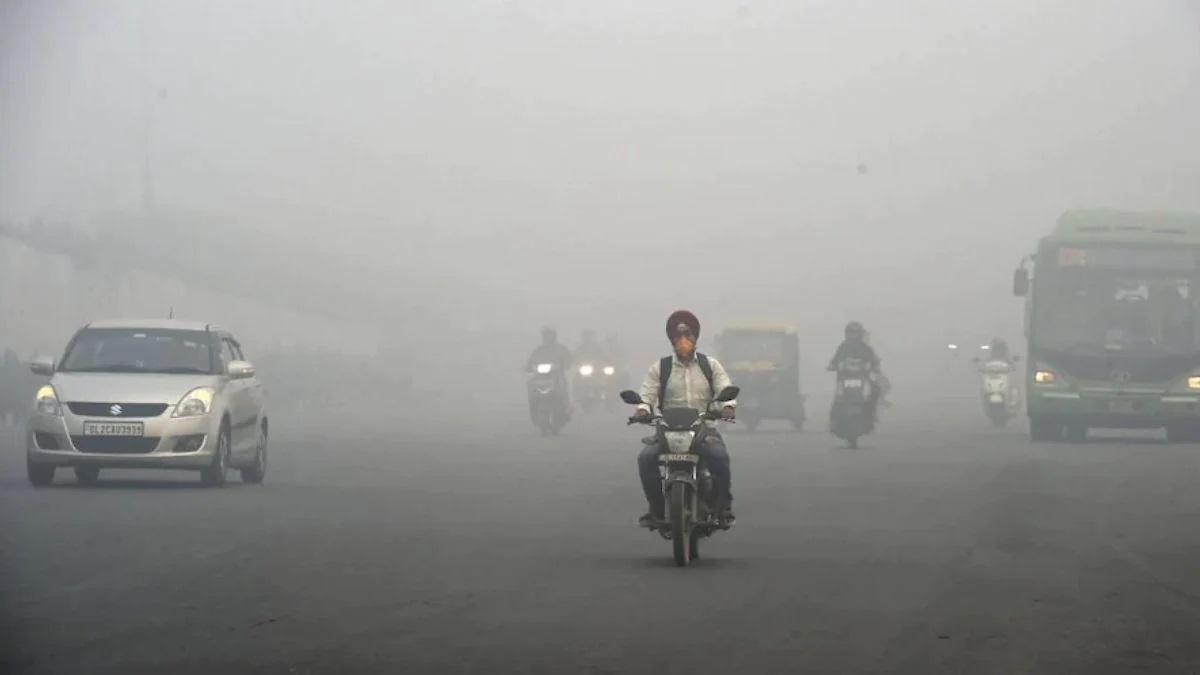 Weather Update: दिल्ली में कोहरे की दस्तक, इन राज्यों में बारिश, जानें मौसम  का हाल - weather update today imd alert 04 november Fog delhi uttar pradesh  rainfall alert in tamil nadu