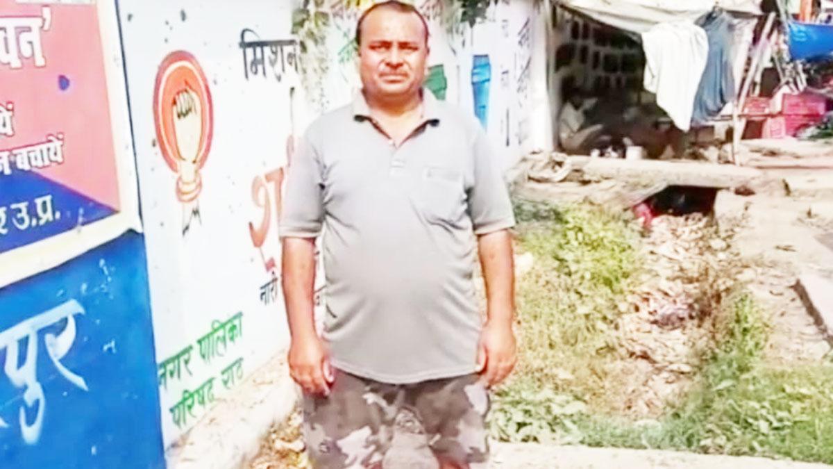 शख्स ने पत्नी के खिलाफ थाने में मामला दर्ज कराया