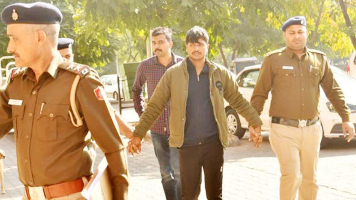 हत्या के आरोप में युवक गिरफ्तार (फोटो-आजतक)