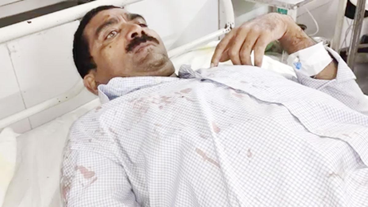 पूर्व सैनिक विलास नाइक को चलती ट्रेन में पीटा 