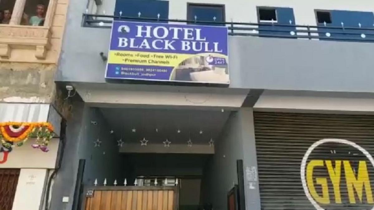 होटल में मिली युवती की लाश