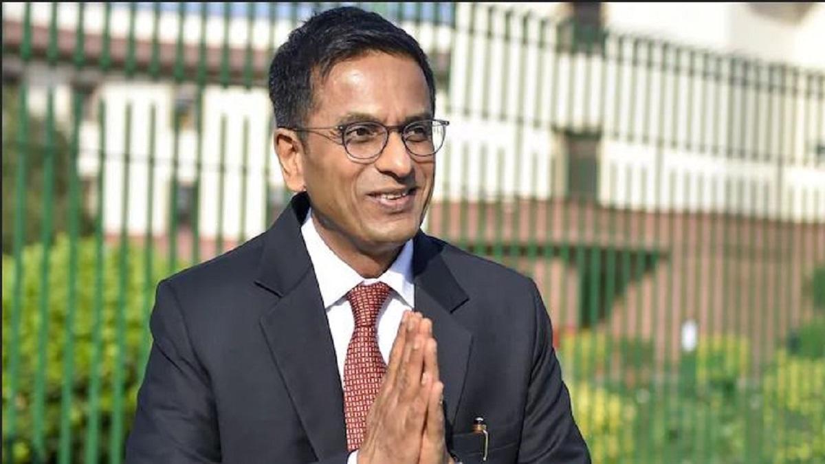 कौन हैं पिता के जजमेंट को पलट चुके देश के नए CJI, आज लेंगे शपथ