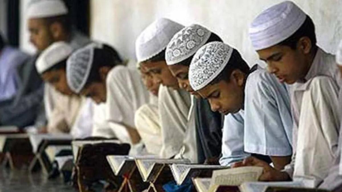 Madarsa News: मदरसों में अब ड्रेस कोड और NCERT पाठ्यक्रम होगा लागू, इस राज्य ने किए कई बदलाव