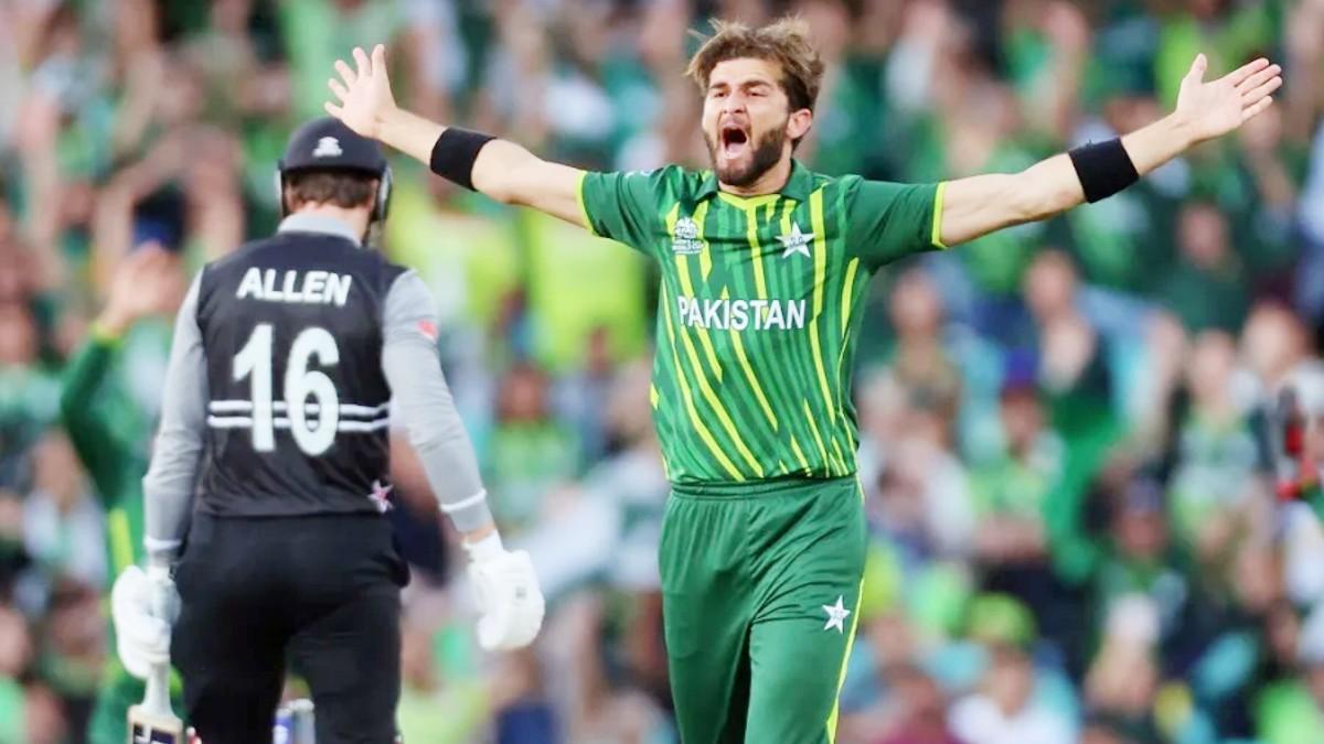 PAK vs NZ Semi final T20 World Cup: न्यूजीलैंड-PAK सेमीफाइनल के पहले ही ओवर में हुआ ड्रामा, 2 बार आउट हुआ बल्लेबाज