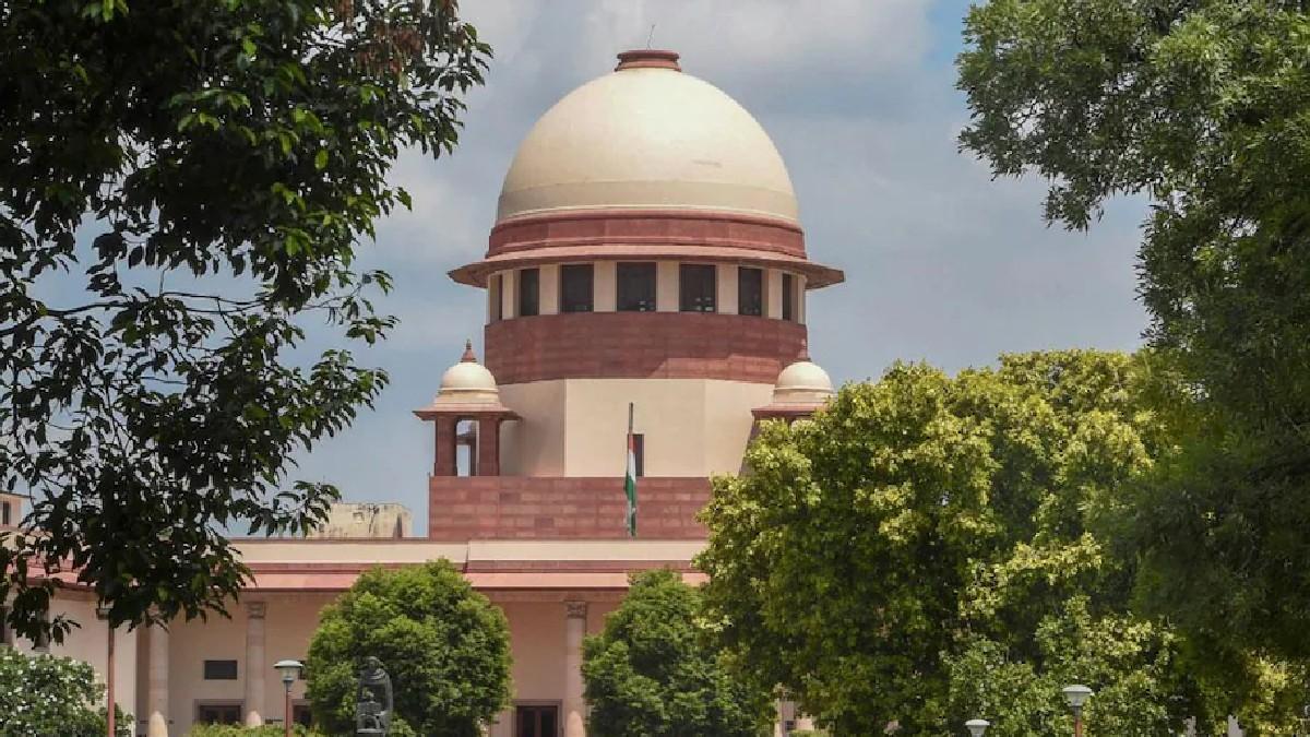 'शिक्षा लाभ कमाने का जरिया नहीं', ट्यूशन फीस बढ़ाने पर सुप्रीम कोर्ट ने सुनाया ये फैसला