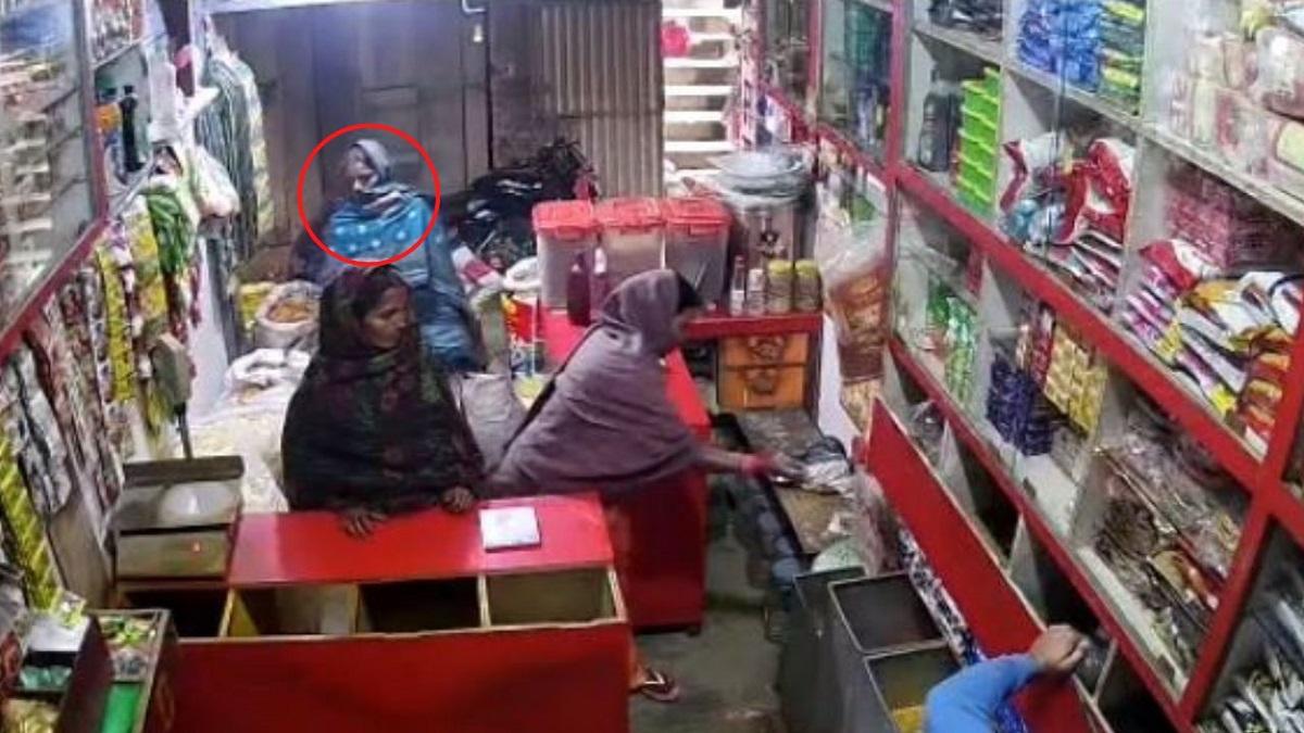 चोरी का वीडियो वायरल.