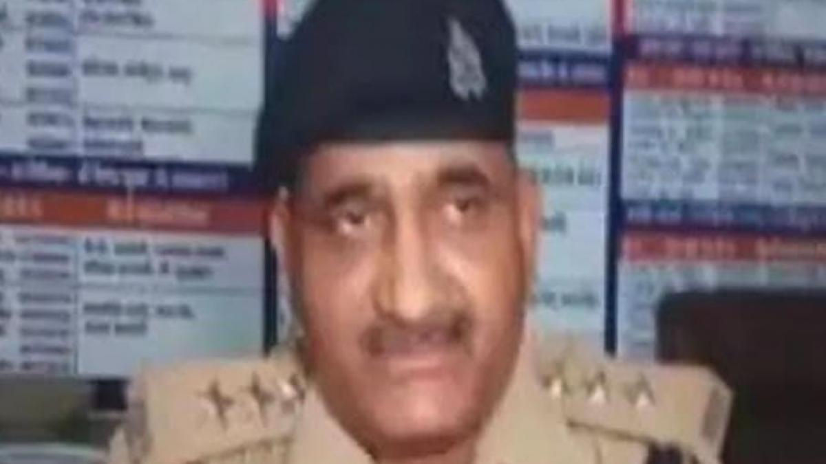 गैंगरेप मामले को रफा-दफा करने का चक्कर... कैसे डिप्टी एसपी से बन गए दरोगा?
