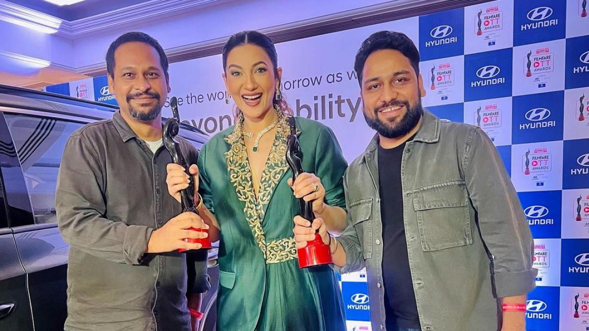 अवॉर्ड शो में पहुंचीं प्रेग्नेंट गौहर खान, जीती ये ट्रॉफी