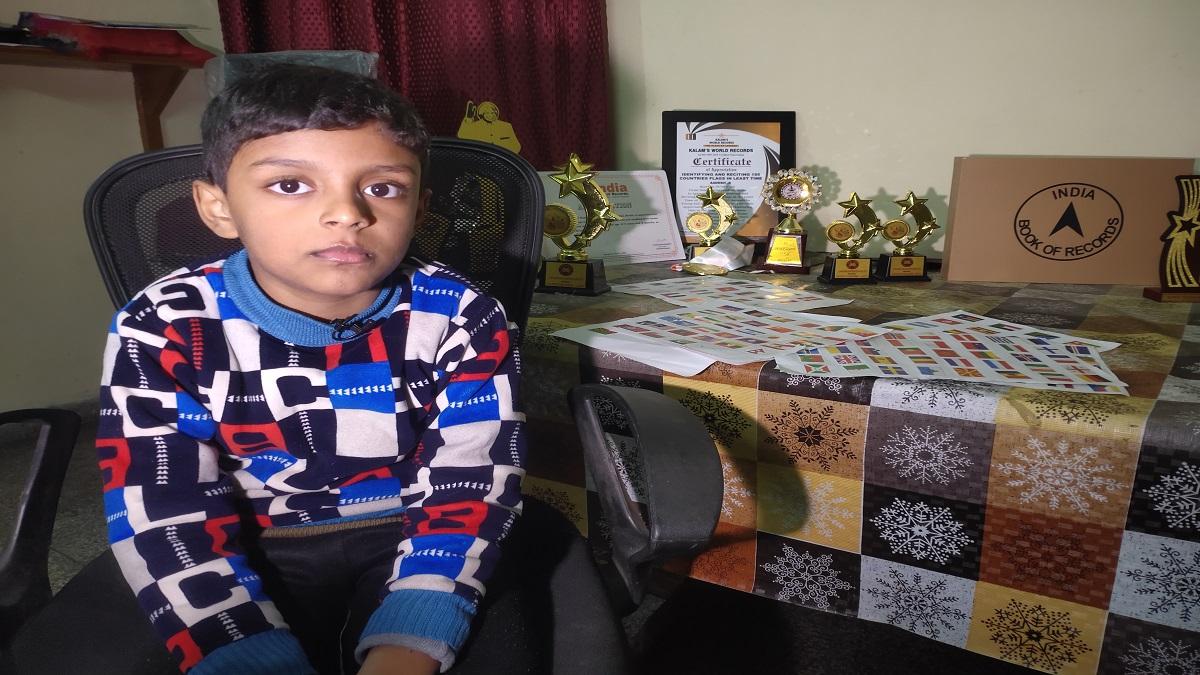 आदेश को याद हैं 195 देशों के नाम.