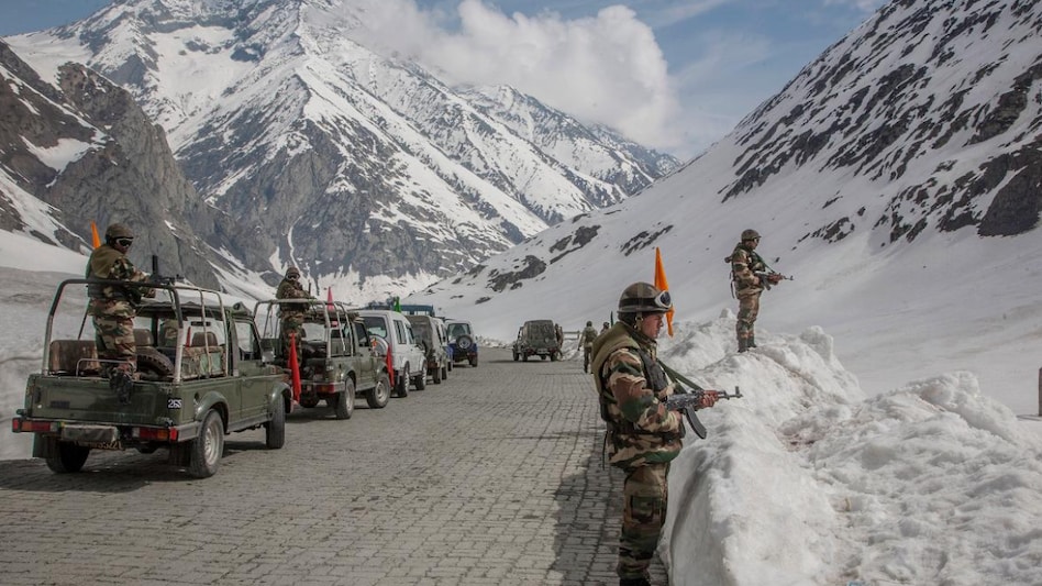 तवांग में गलवान जैसी भिड़ंत, 30 महीने बाद चीन ने फिर किया विश्वासघात - Indian Chinese troops clash in Arunachal Pradesh again after two years Galvan Tawan Eastern Ladakh ntc - AajTak