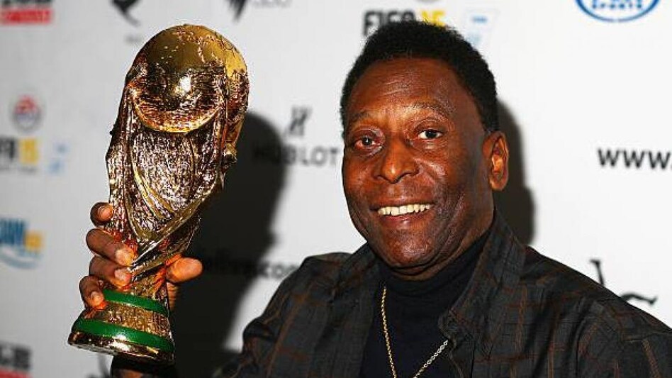 Brazil Football Legend Pele Death:17 साल की उम्र में जिता दिया था वर्ल्ड कप, जानें फुटबॉल के 'ब्लैक पर्ल' की कहानी - pele death brazil football legend know his carrer journey records