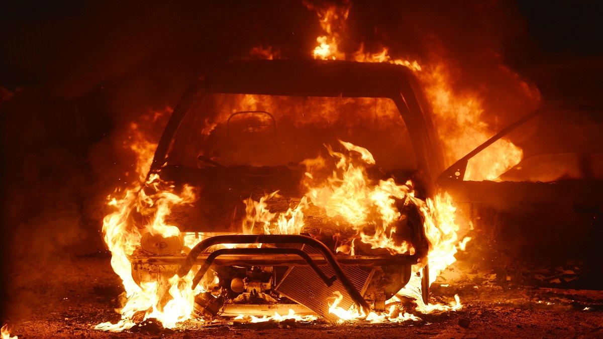 CNG कार में क्यों लग जाती है आग? चिंता सता रही तो जरूर रख लें इन बातों का ध्यान