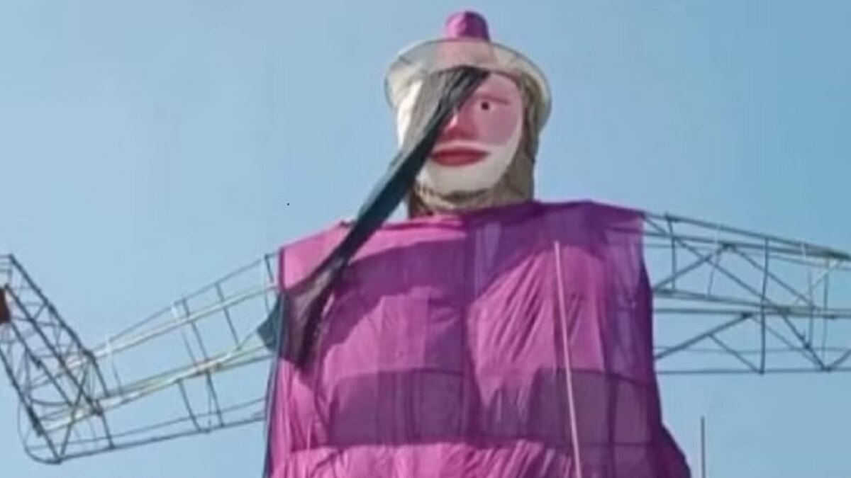 कोचीन कार्निवल में तैयार किया गया पप्पनजी का पुतला