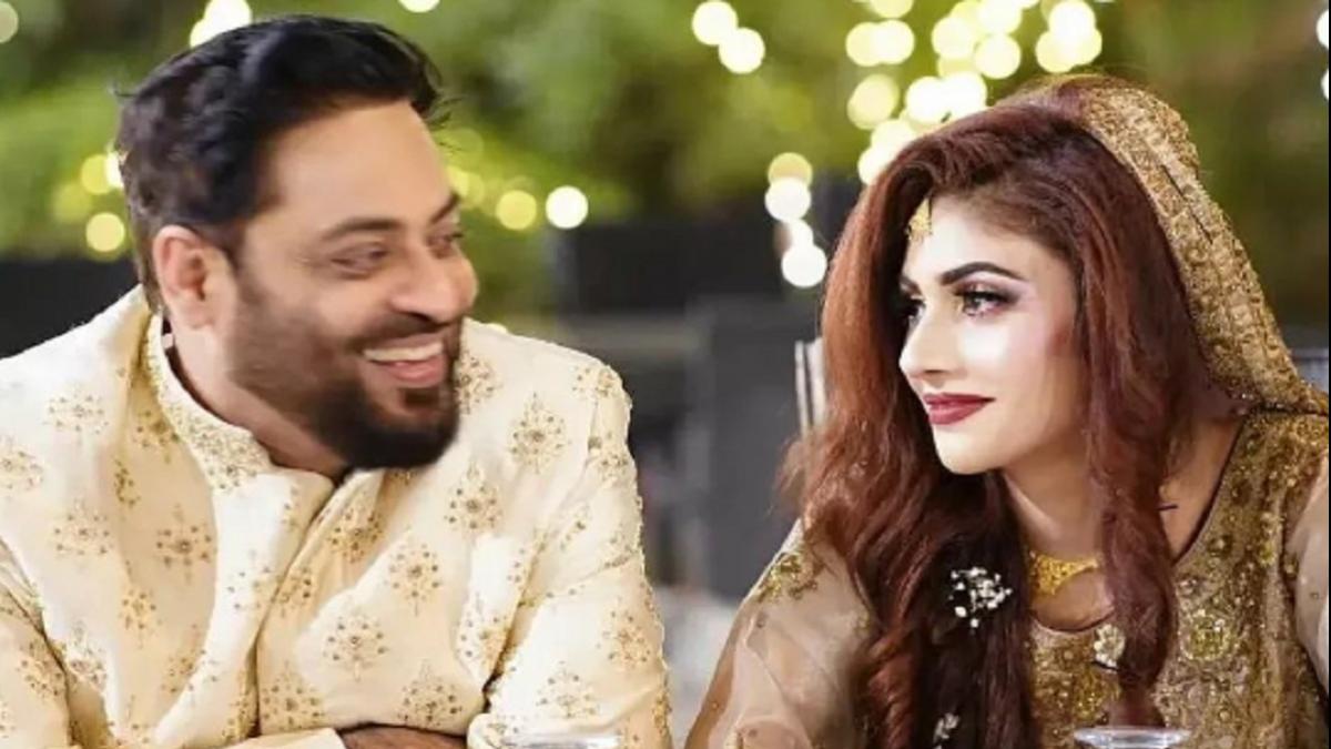 पाकिस्तानी सांसद आमिर लियाकत की मौत के बाद आपस में भिड़ीं बीवियां