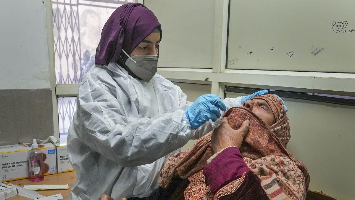 भारत में पिछले 24 घंटे में कोरोना के 268 केस मिले