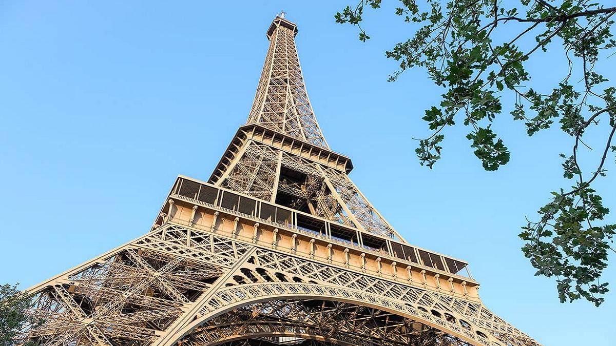 Facts about Eiffle Tower