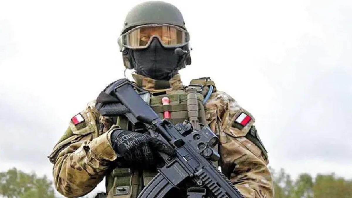 आतंकियों का काल हैं गरुड़ कमांडो, 3 साल की कड़ी ट्रेनिंग के बाद बनते हैं 'फौलाद'