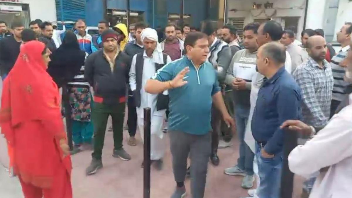 लाश का इलाज करता रहा अस्पताल, 14 लाख का बनाया बिल, परिजनों ने काटा बवाल