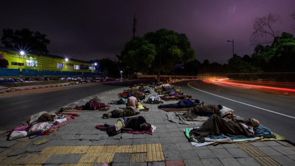 बेघरों को पहुंचाना चाहते हैं Shelter Homes? इस हेल्पलाइन नंबर पर करें कॉल