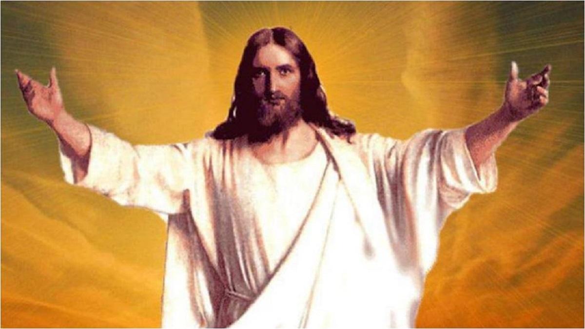 Merry Christmas 2022: 750ML की बोतल में 4 इंच के 'ईसा मसीह', कमाल का है ये मिनिएचर